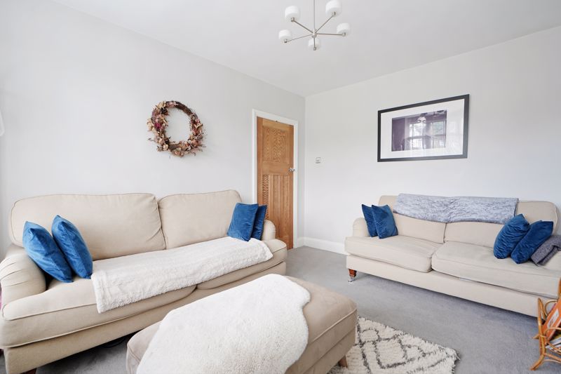Furniss Avenue Dore